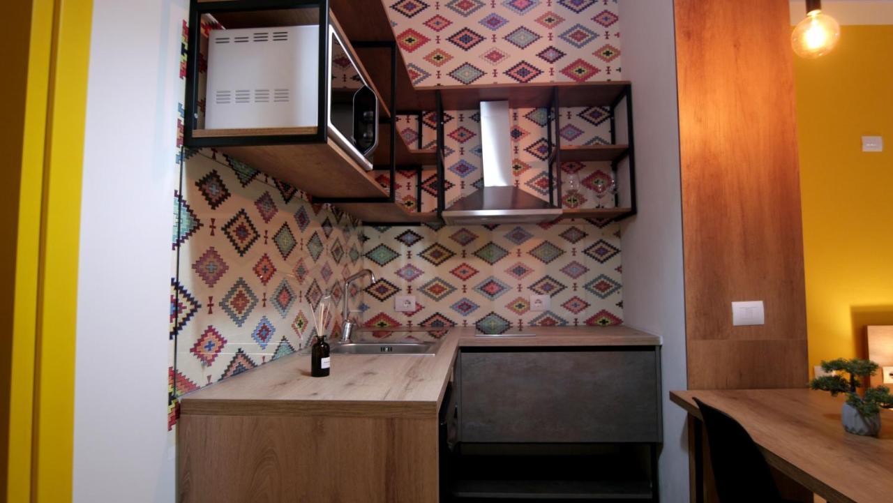 Koni'S Studio Apartments Tirana Buitenkant foto