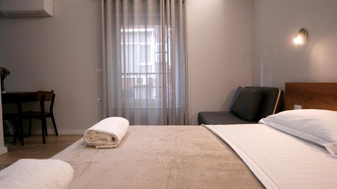 Koni'S Studio Apartments Tirana Buitenkant foto